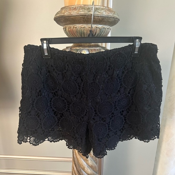 Mud Pie Black Crochet Lace Shorts Lined Cotton Boho Festival Size Medium - Picture 2 of 4
